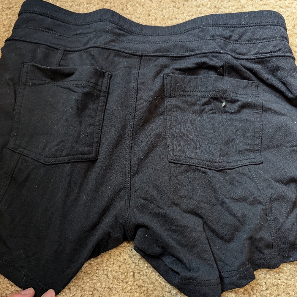 Bettona Bermuda Shorts - Picture 5 of 6